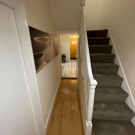 Big 3 Bedroom London House With 2 Bathroom Плъмстед Екстериор снимка
