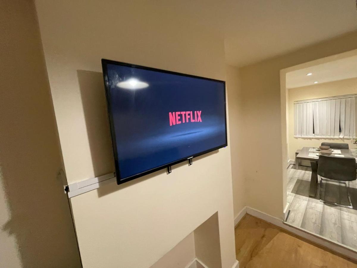 Big 3 Bedroom London House With 2 Bathroom Плъмстед Екстериор снимка