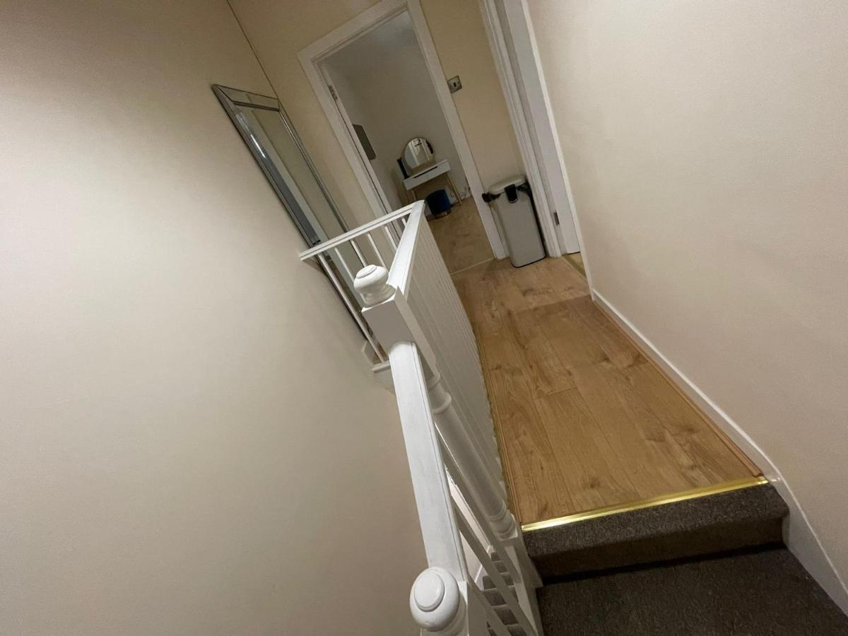 Big 3 Bedroom London House With 2 Bathroom Плъмстед Екстериор снимка
