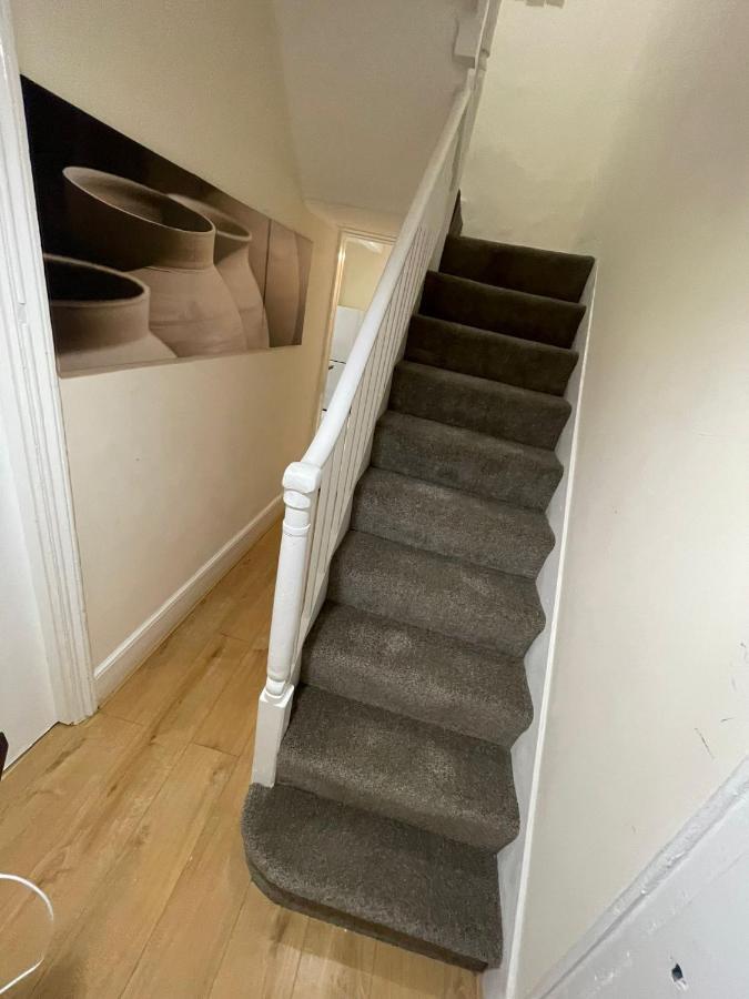 Big 3 Bedroom London House With 2 Bathroom Плъмстед Екстериор снимка